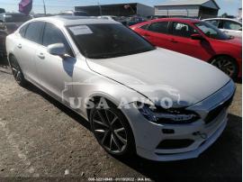 VOLVO S90 MOMENTUM 2017