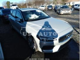 VOLVO V60 MOMENTUM 2020