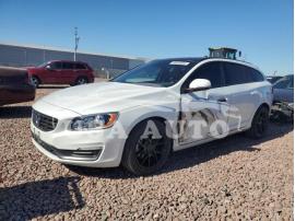 VOLVO V60 2015