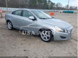 VOLVO S60 T5/T5 PLATINUM/T5 PREMIER/T5 PREMIER PLUS 2013