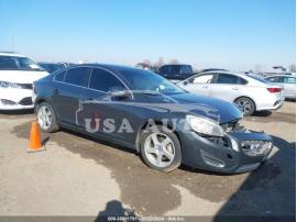 VOLVO S60 T5/T5 PLATINUM/T5 PREMIER/T5 PREMIER PLUS 2013
