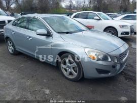 VOLVO S60 T5/T5 PLATINUM/T5 PREMIER/T5 PREMIER PLUS 2013