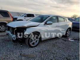 VOLVO S60 T5 2012