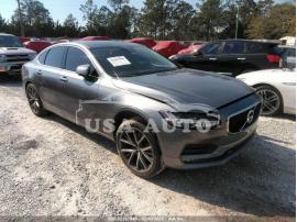 VOLVO S90 MOMENTUM 2017