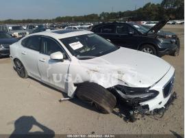 VOLVO S90 MOMENTUM 2017