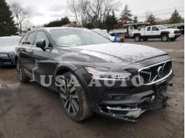 VOLVO V90 CROSS 2022
