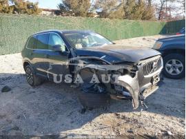VOLVO XC90 T5 MOMENTUM 7 PASSENGER 2021
