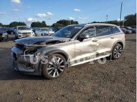 VOLVO V60 CROSS 2021