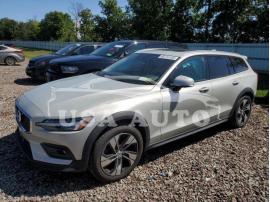 VOLVO V60 CROSS 2020