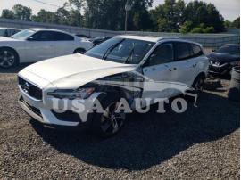 VOLVO V60 CROSS 2020