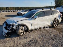 VOLVO V60 CROSS 2021