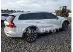 VOLVO V60 CROSS 2022