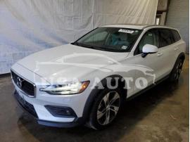 VOLVO V60 CROSS 2022