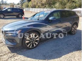 VOLVO V60 CROSS 2022