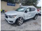 VOLVO XC40 MOMENTUM 2020