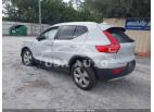 VOLVO XC40 MOMENTUM 2020