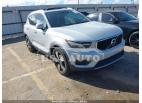 VOLVO XC40 MOMENTUM 2020