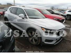 VOLVO XC40 T5 MOMENTUM 2020