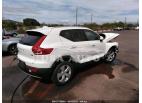 VOLVO XC40 MOMENTUM 2020