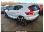 VOLVO XC40 MOMENTUM 2021