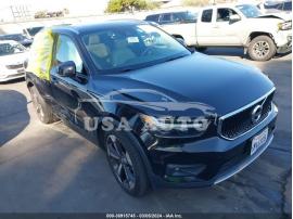 VOLVO XC40 T5 MOMENTUM 2020
