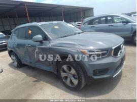 VOLVO XC40 MOMENTUM 2020