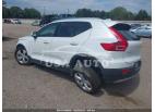 VOLVO XC40 MOMENTUM 2022