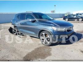 VOLVO XC40 T5 MOMENTUM 2021