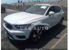VOLVO XC40 MOMENTUM 2020