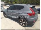 VOLVO XC40 MOMENTUM 2020