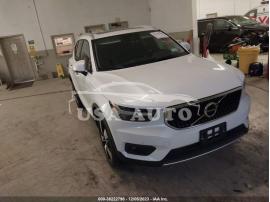 VOLVO XC40 T5 MOMENTUM 2021