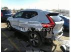 VOLVO XC40 MOMENTUM 2021