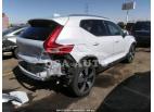 VOLVO XC40 MOMENTUM 2021