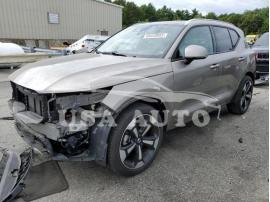 VOLVO XC40 T5 MO 2022