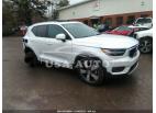 VOLVO XC40 MOMENTUM 2021