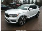 VOLVO XC40 MOMENTUM 2021