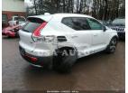 VOLVO XC40 MOMENTUM 2021