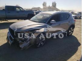 VOLVO XC40 T5 MO 2022