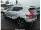 VOLVO XC40 MOMENTUM 2019