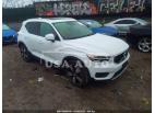 VOLVO XC40 MOMENTUM 2020