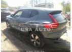 VOLVO XC40 MOMENTUM 2022