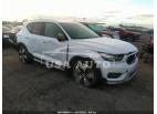 VOLVO XC40 MOMENTUM 2021