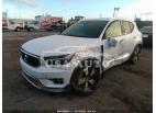VOLVO XC40 MOMENTUM 2021