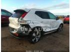 VOLVO XC40 MOMENTUM 2021