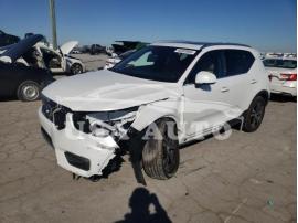 VOLVO XC40 T5 IN 2022