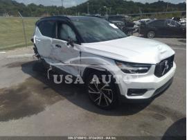 VOLVO XC40 R-DESIGN 2020