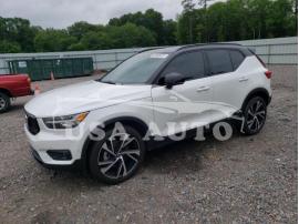 VOLVO XC40 T5 R- 2022