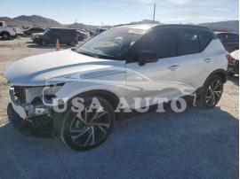 VOLVO XC40 T5 R- 2022
