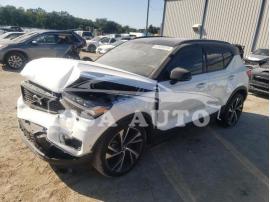 VOLVO XC40 T5 R- 2021