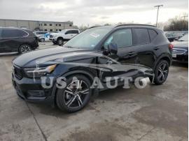 VOLVO XC40 T5 R- 2022
